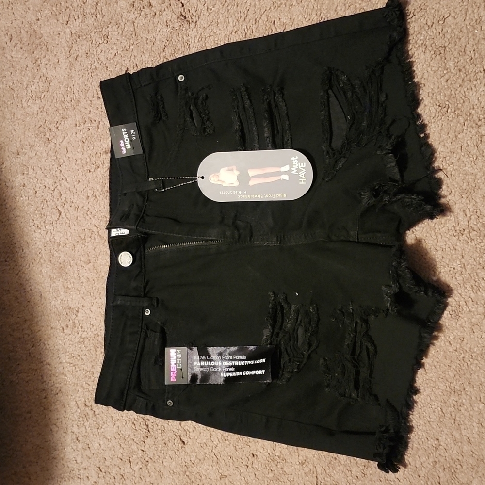 Simple society shorts